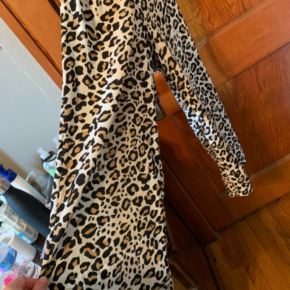 3/$12🔸Willow and Root Animal Print Jumper - Picture 5 of 13